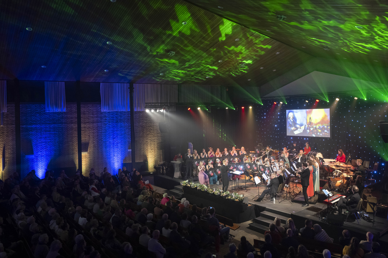 Brassband Blaast de Bazuin luidt zomertijd swingend in